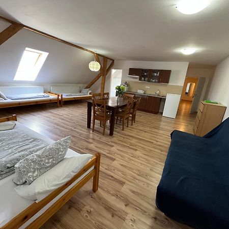 Dvur Nove Zamky Hotel Mladec Eksteriør billede