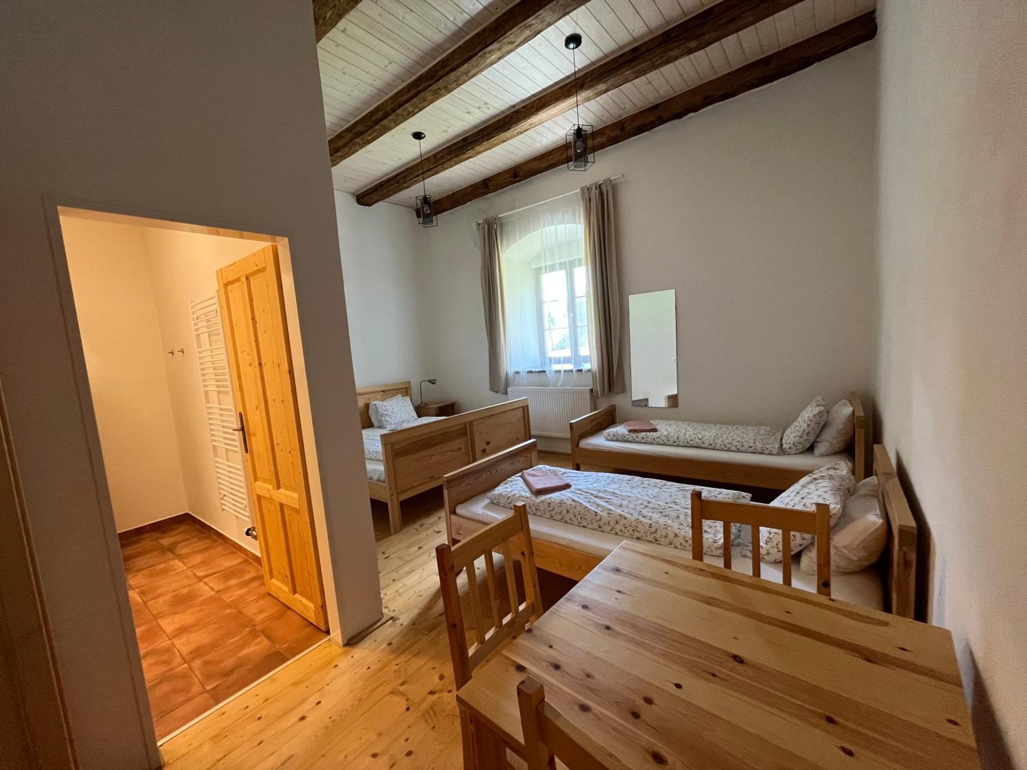 Dvur Nove Zamky Hotel Mladec Eksteriør billede