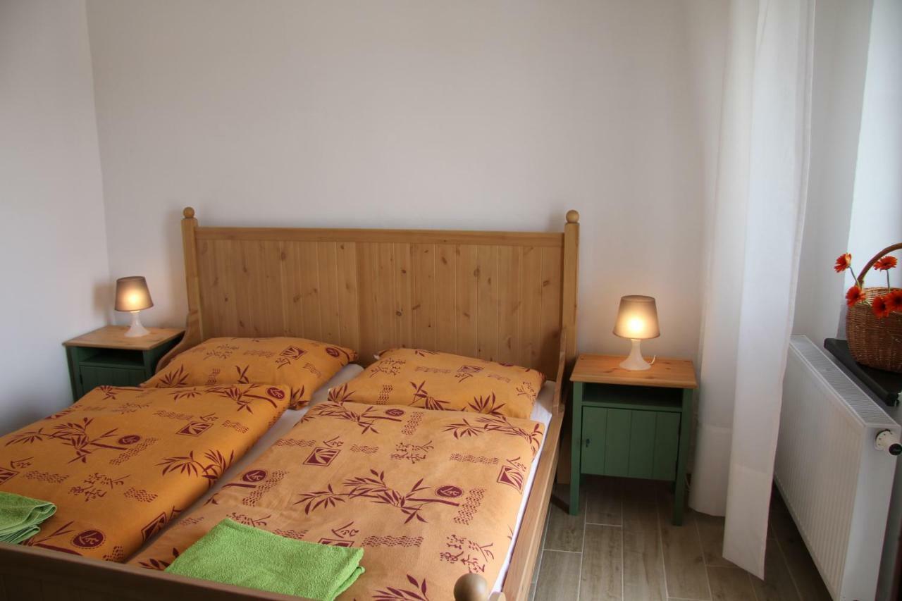 Dvur Nove Zamky Hotel Mladec Eksteriør billede